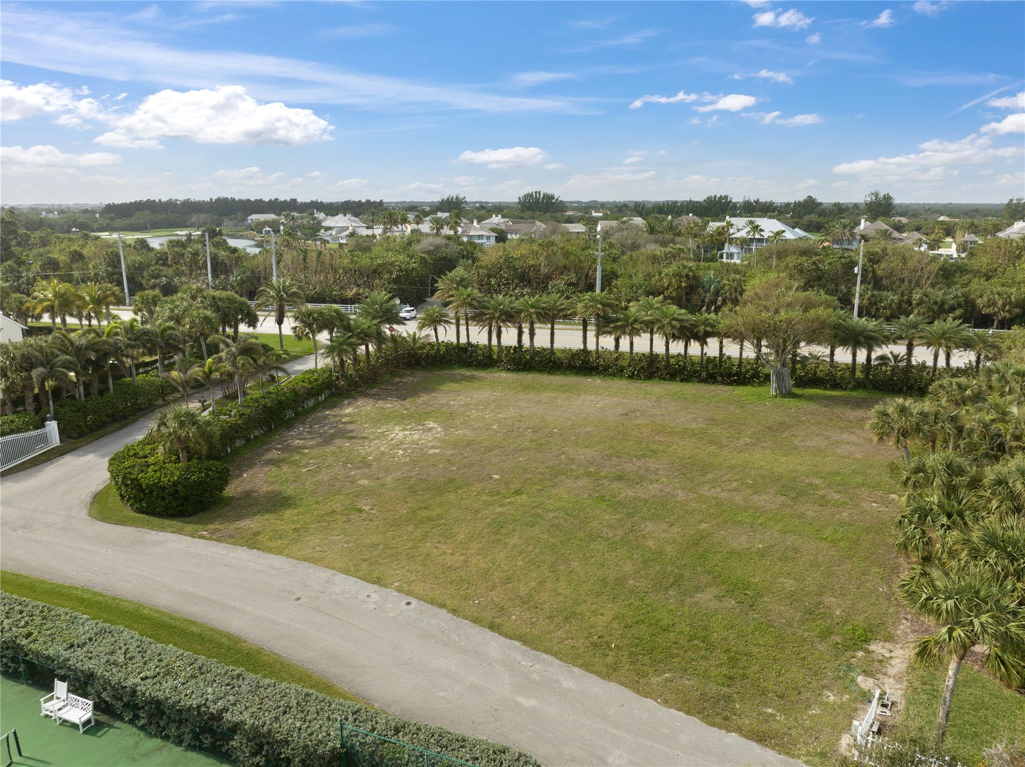 2335 Sanderling Ln