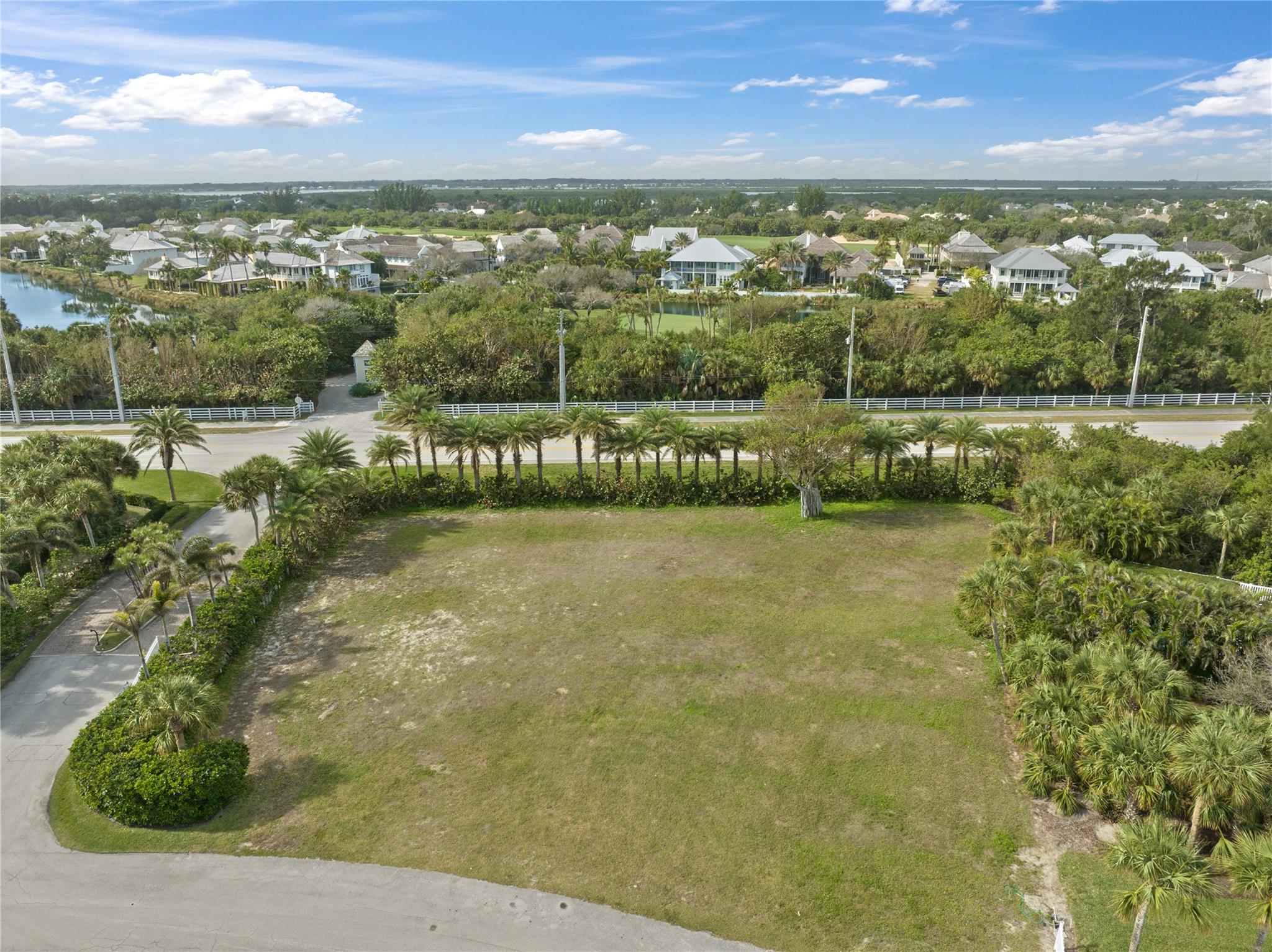 2335 Sanderling Ln