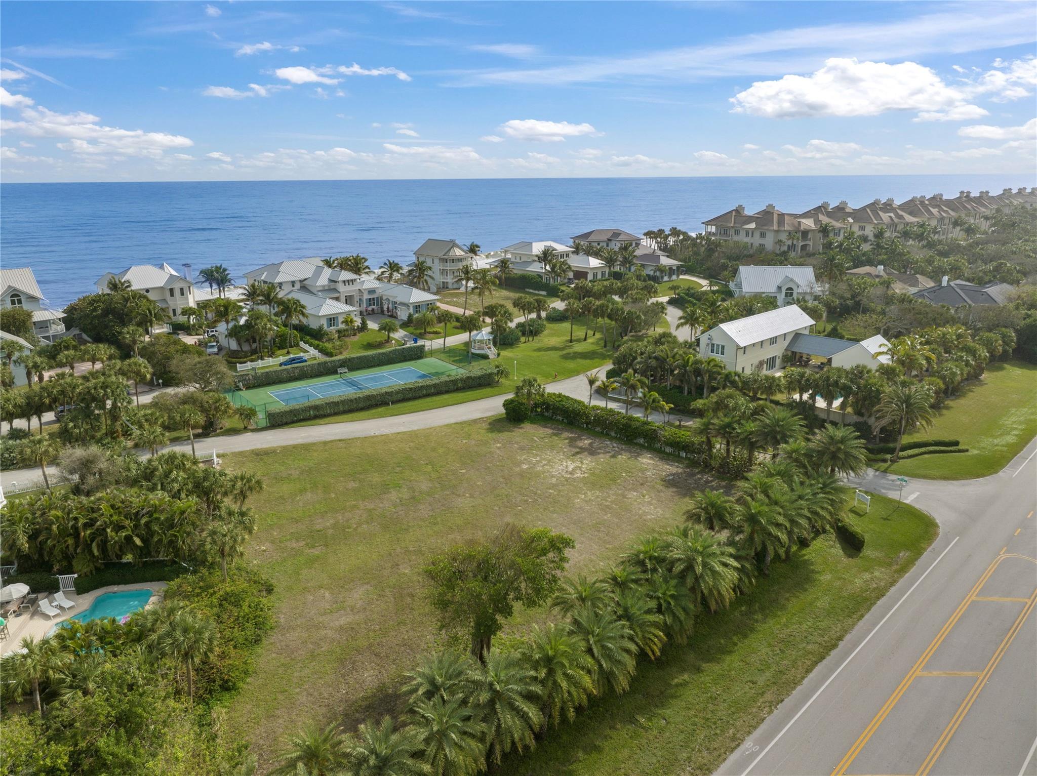 2335 Sanderling Ln