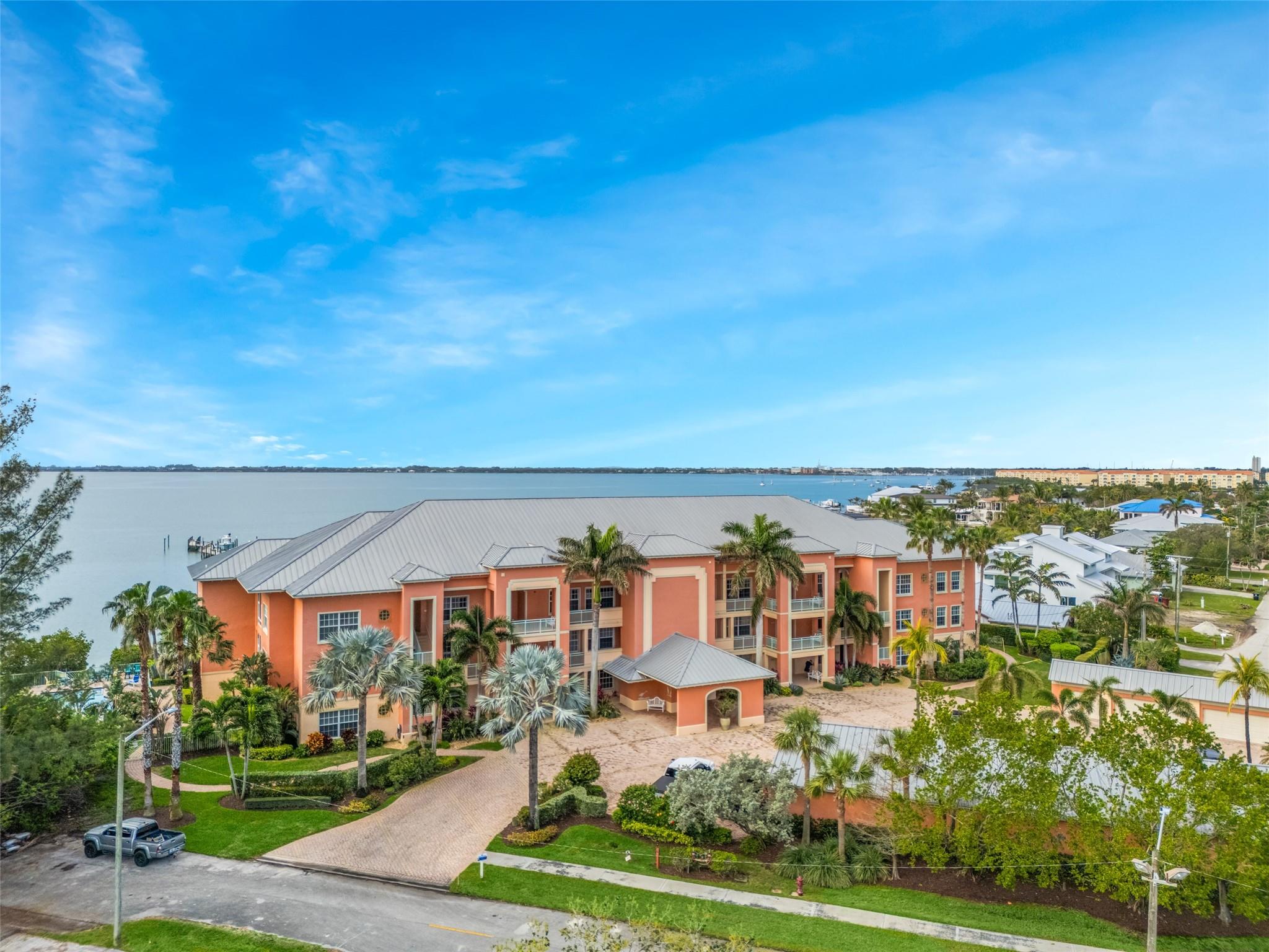 1701 Gulfstream Ave 729