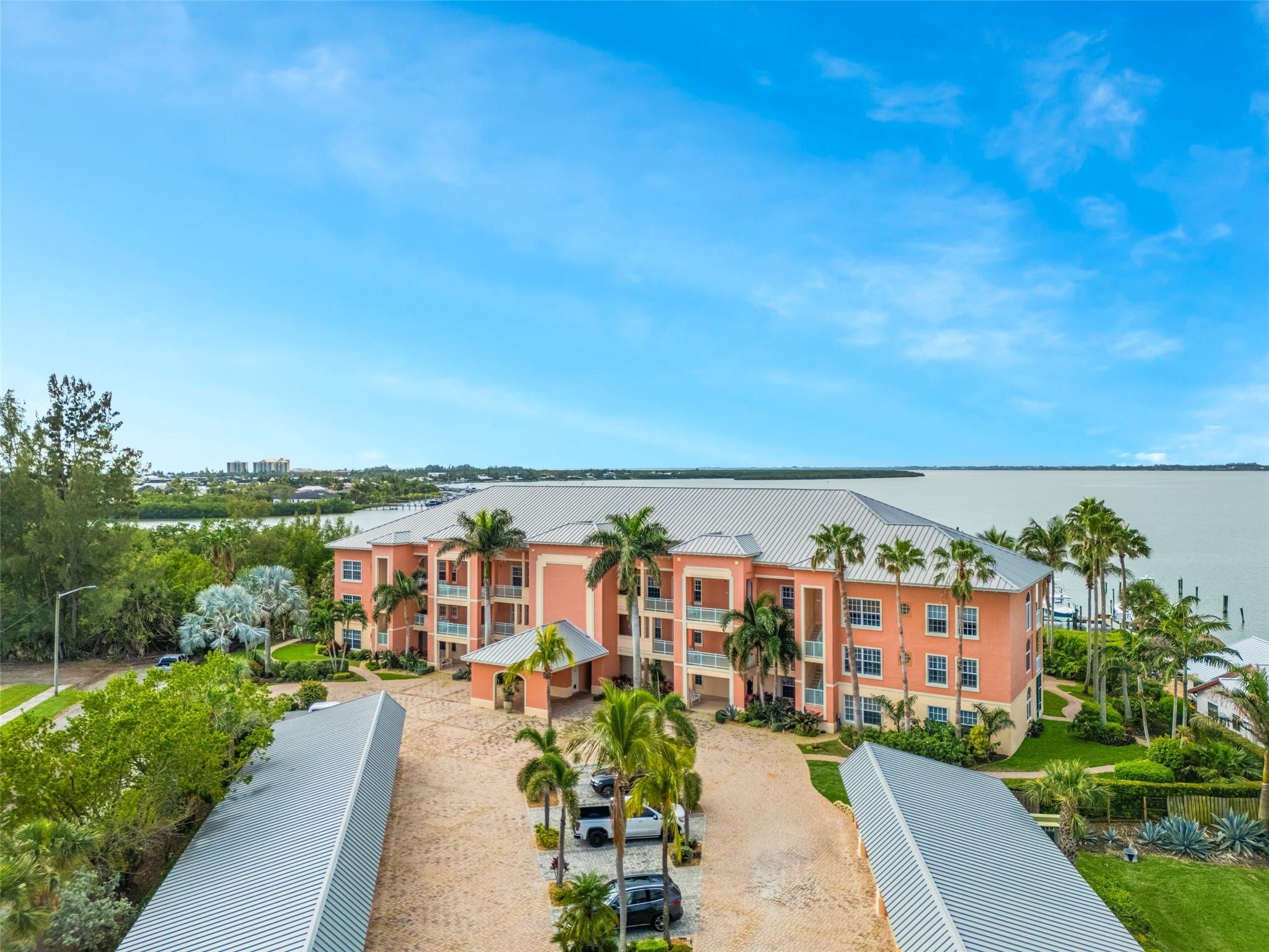 1701 Gulfstream Ave 729