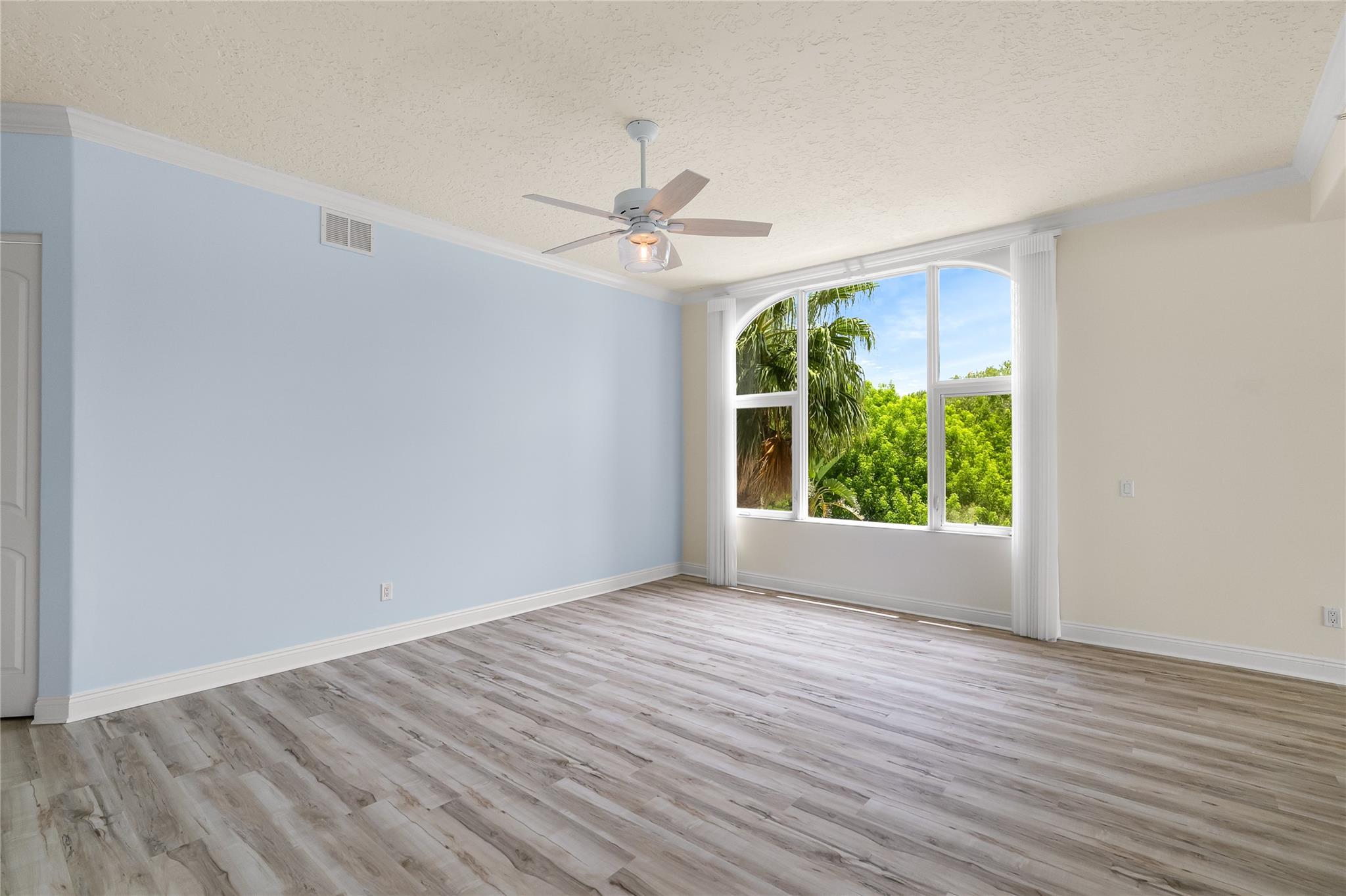 1701 Gulfstream Ave 729