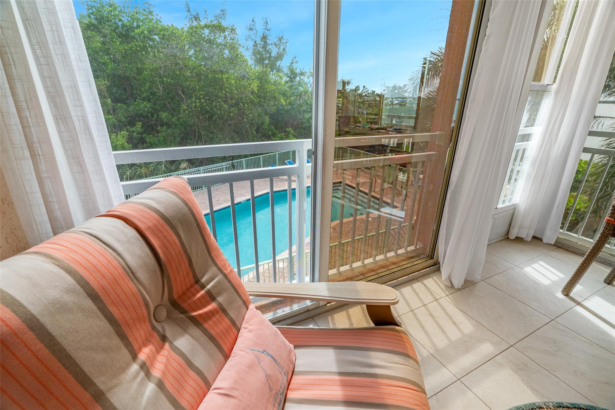 1701 Gulfstream Ave 729