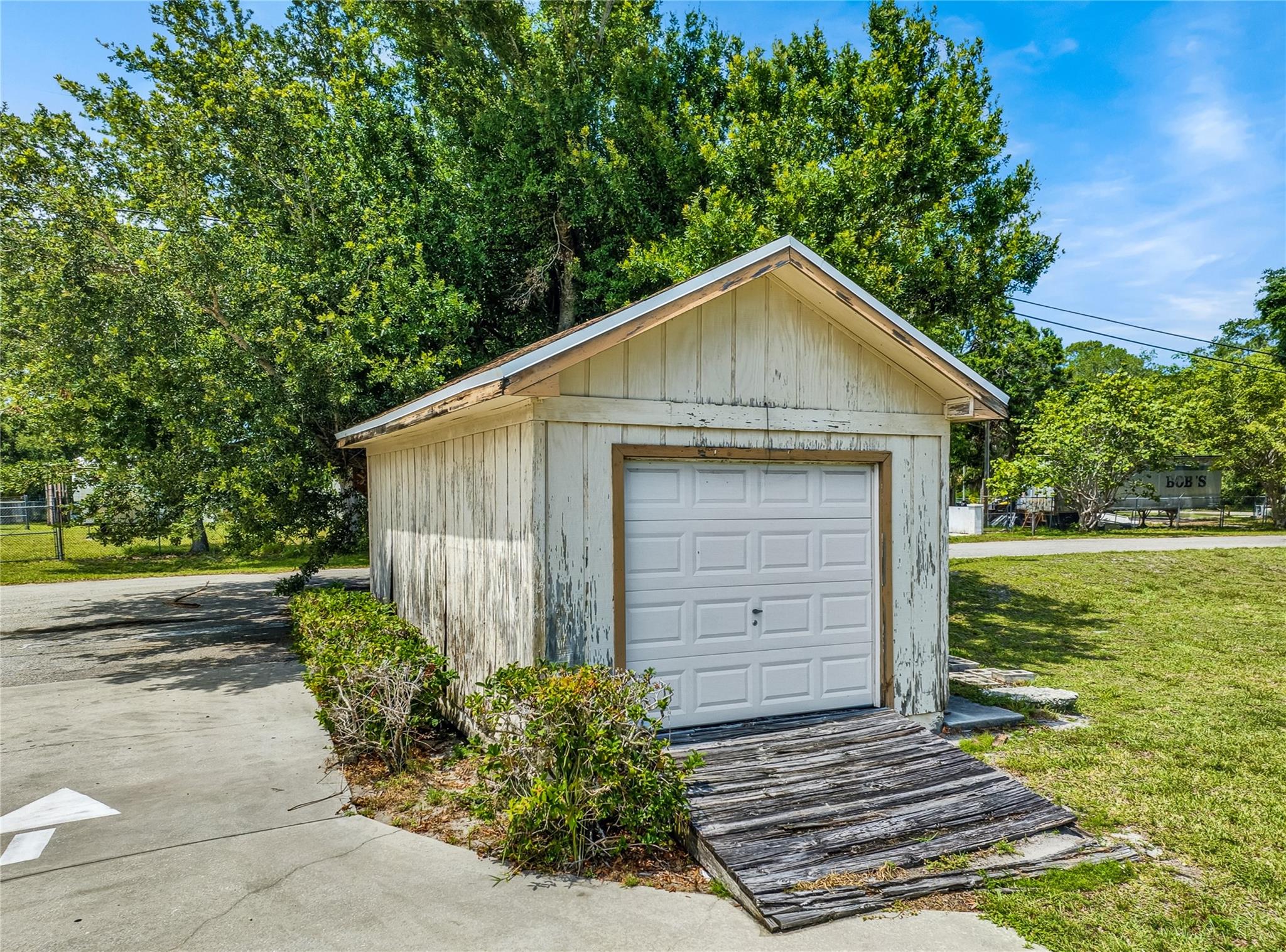 1204 S US Highway 1