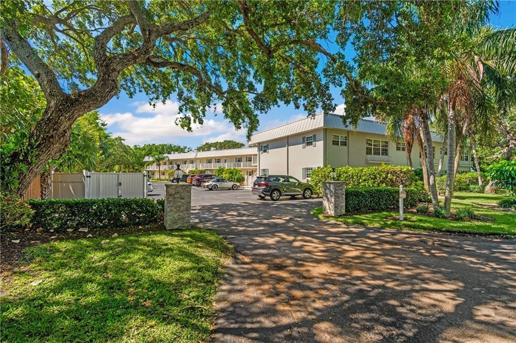 900 Jasmine Lane 203