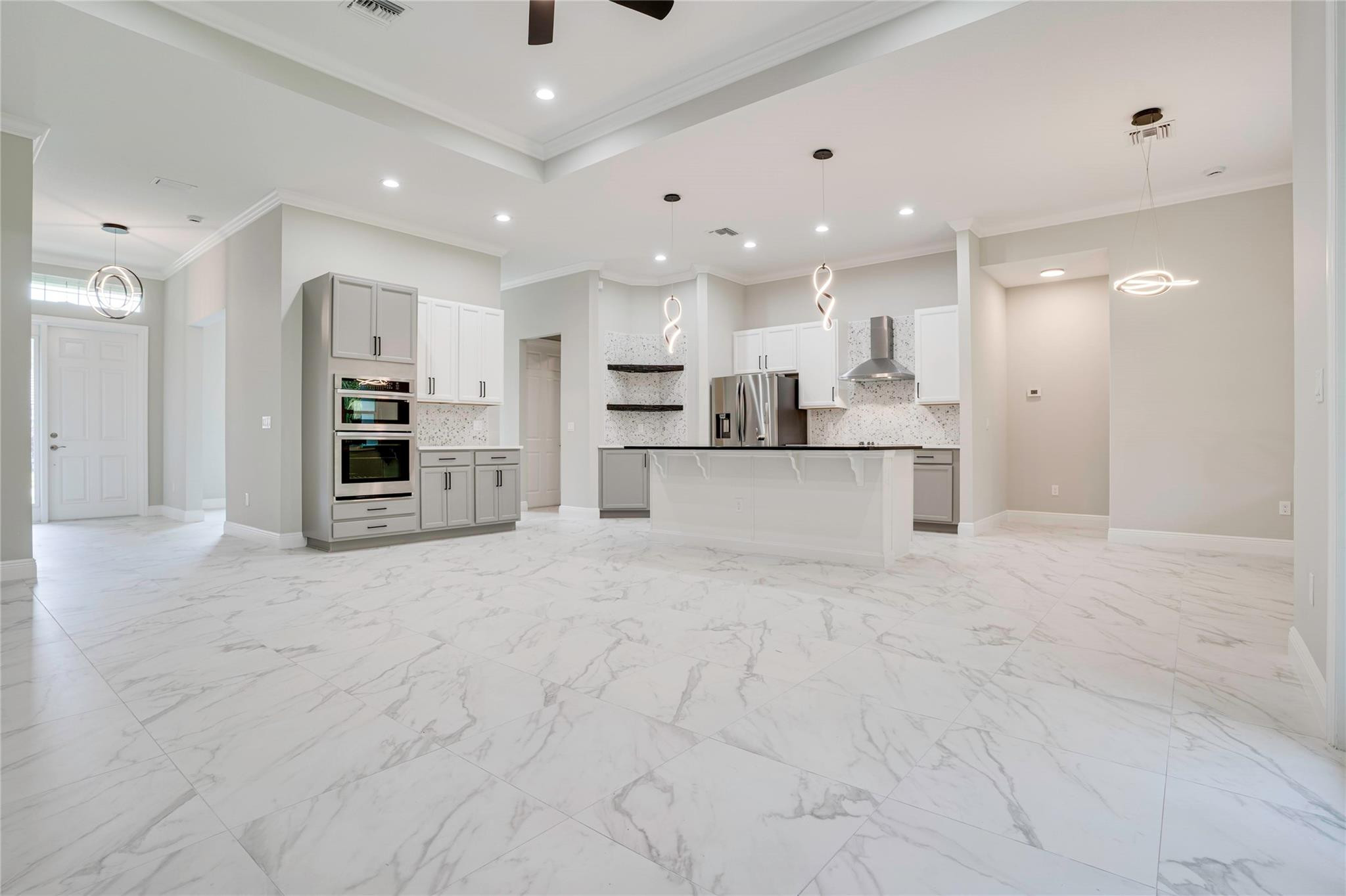 12405 Roseland Rd