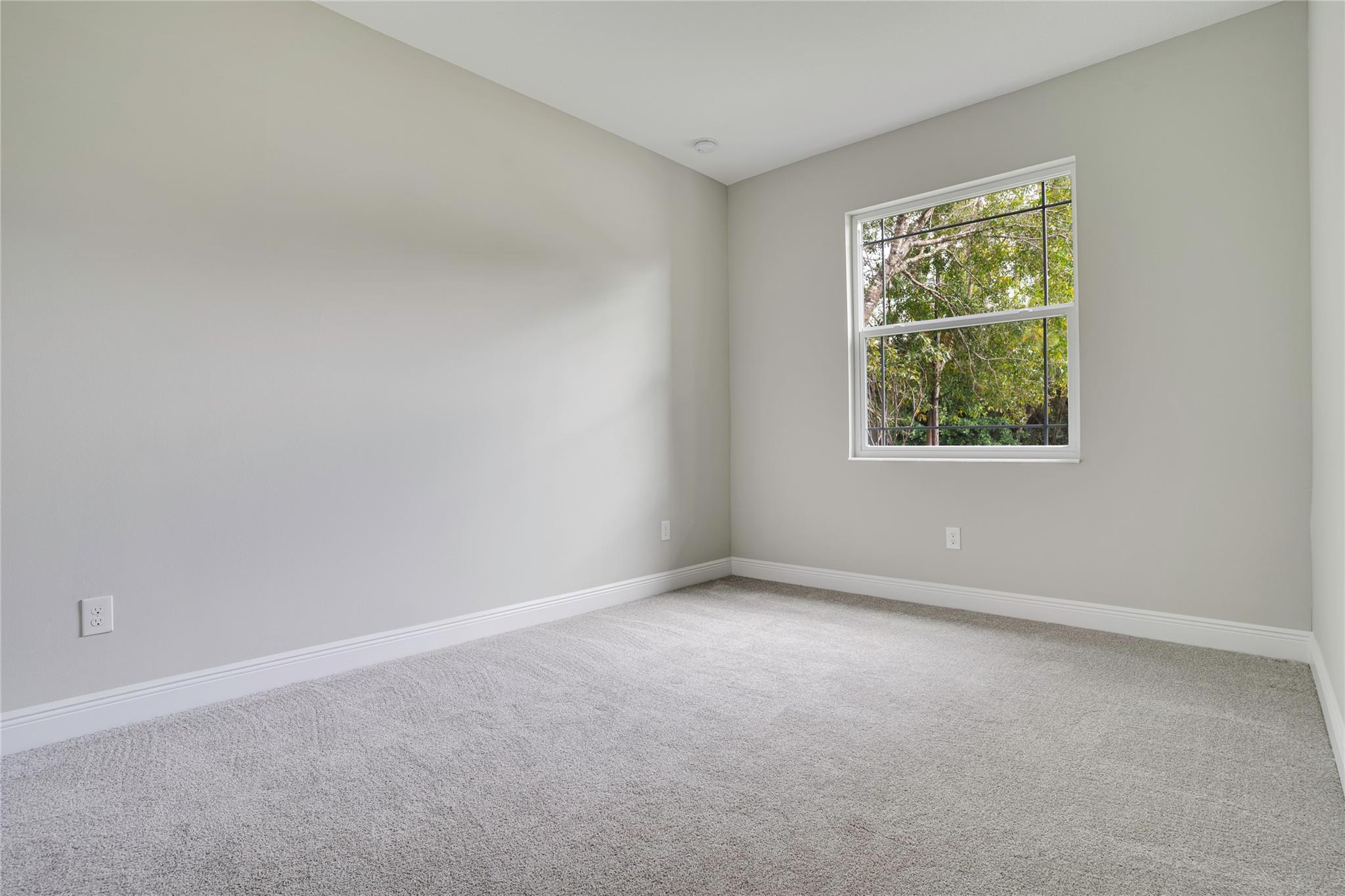 12405 Roseland Rd
