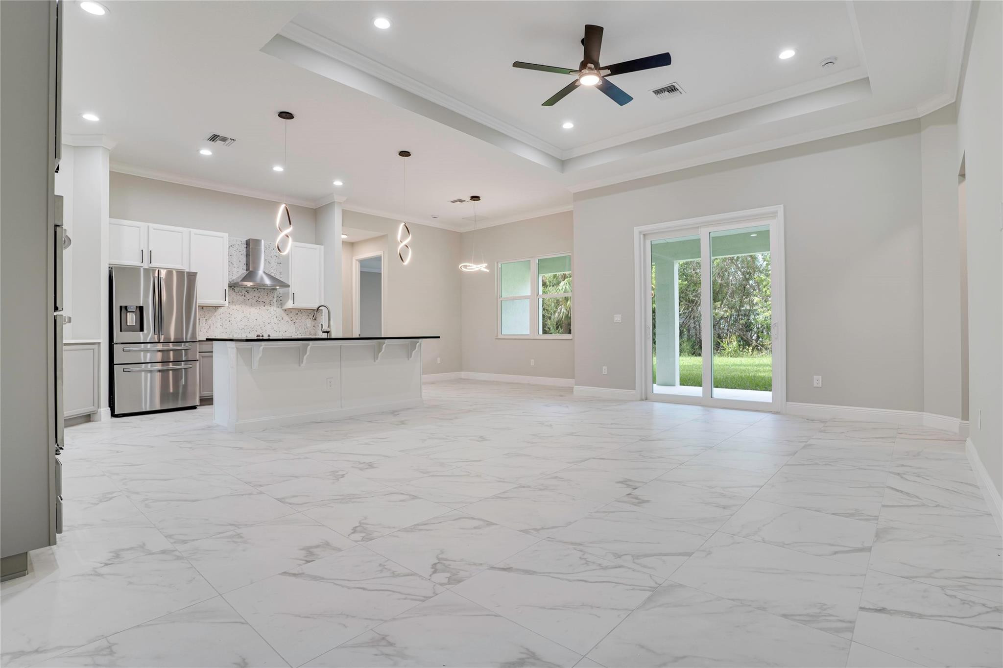 12405 Roseland Rd