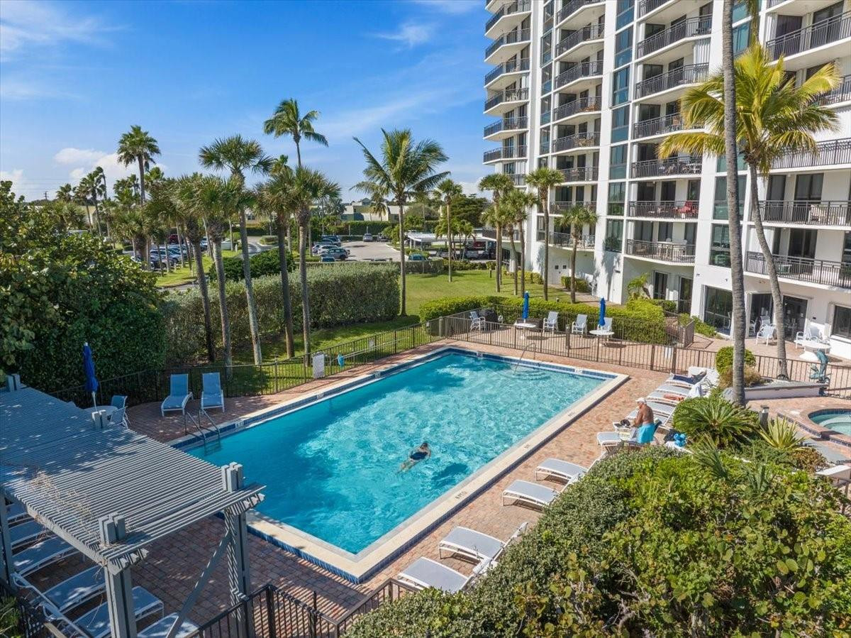 2800 N Highway A1a 307