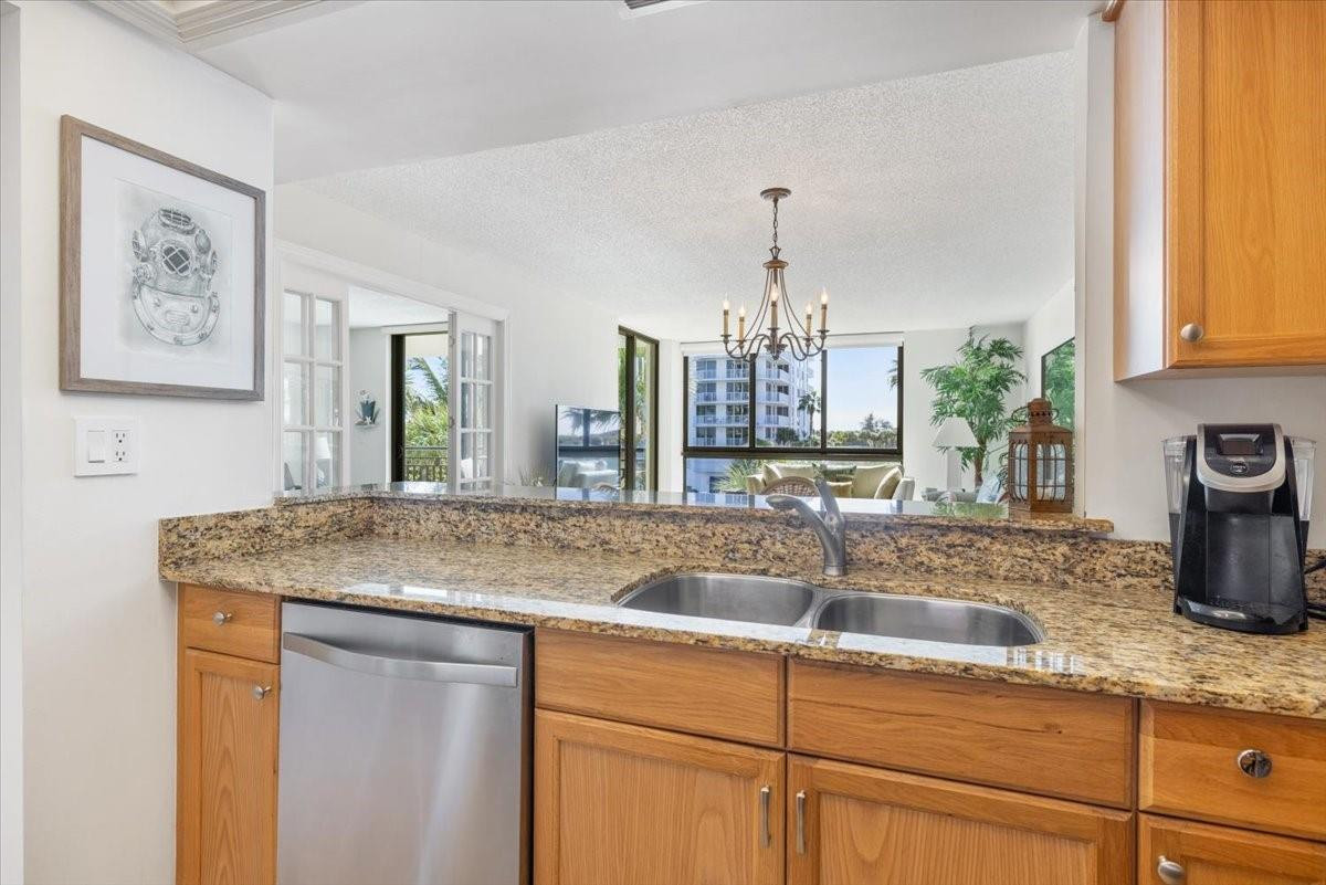 2800 N Highway A1a 307