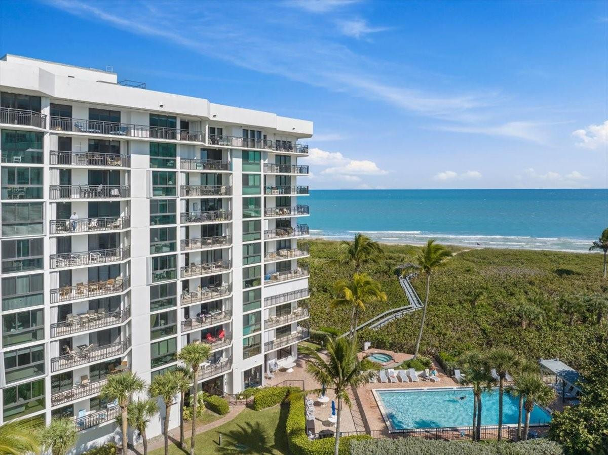 2800 N Highway A1a 307