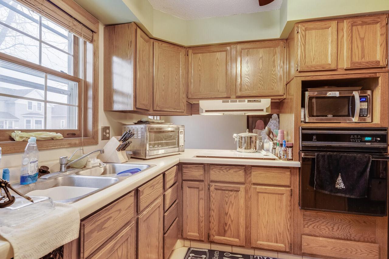 1400 Redfield STREET 5