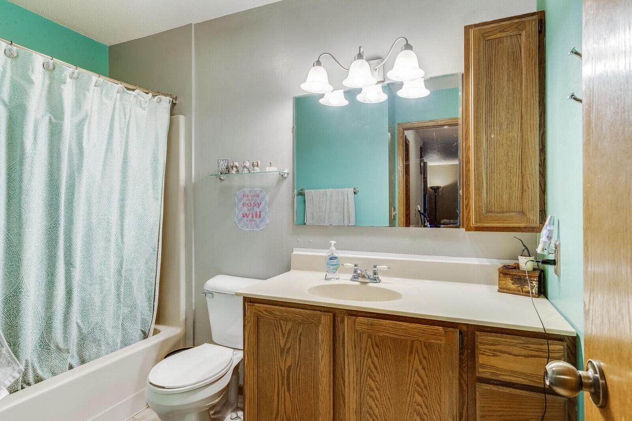 1400 Redfield STREET 5