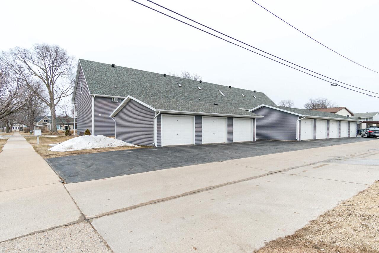 1400 Redfield STREET 5