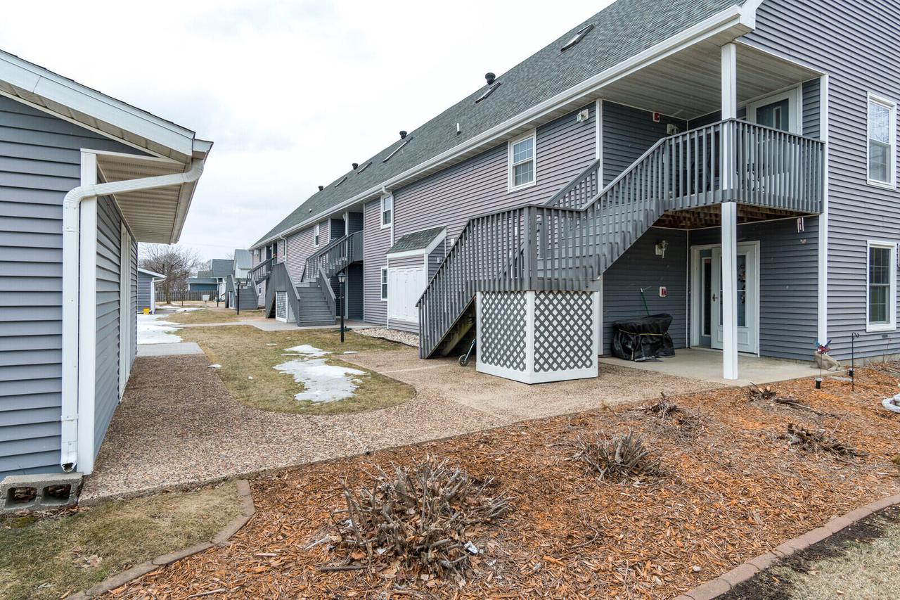 1400 Redfield STREET 5