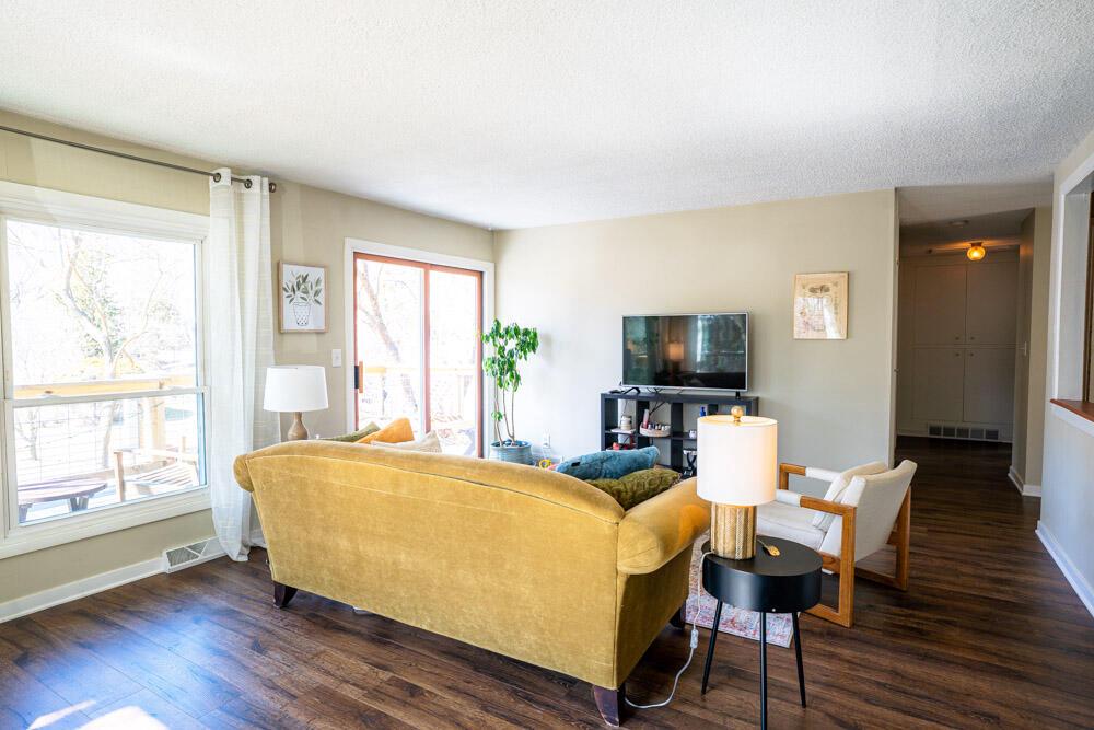 N1967 Wedgewood DRIVE EAST East