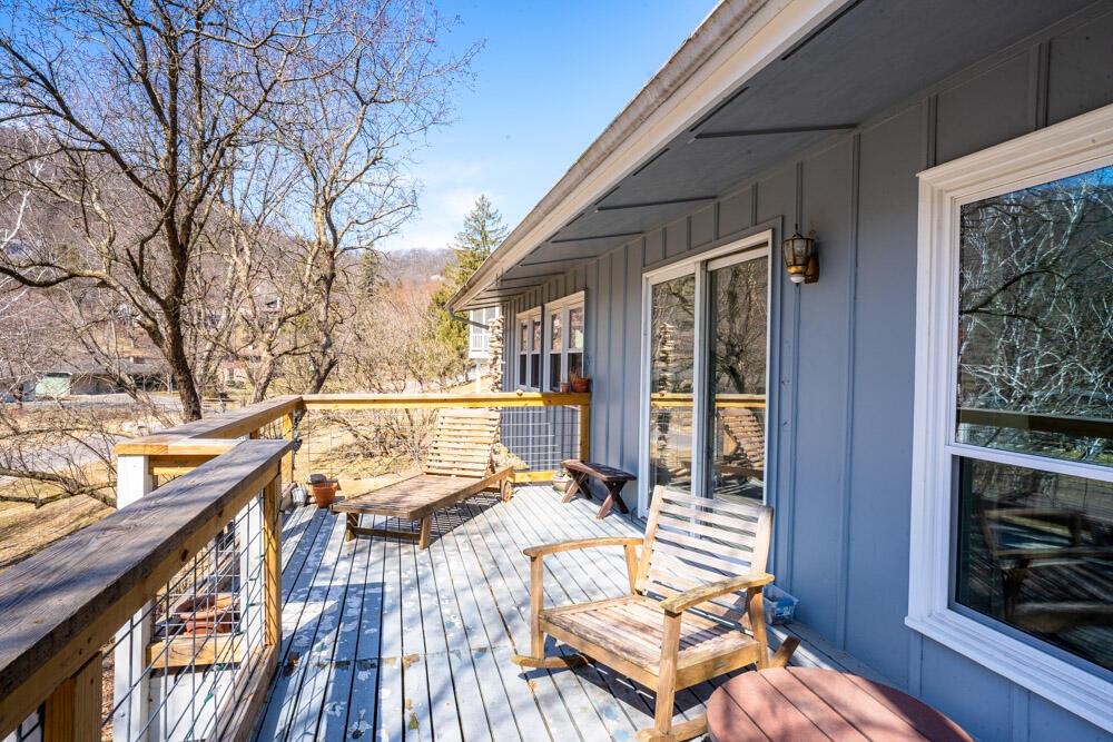 N1967 Wedgewood DRIVE EAST East