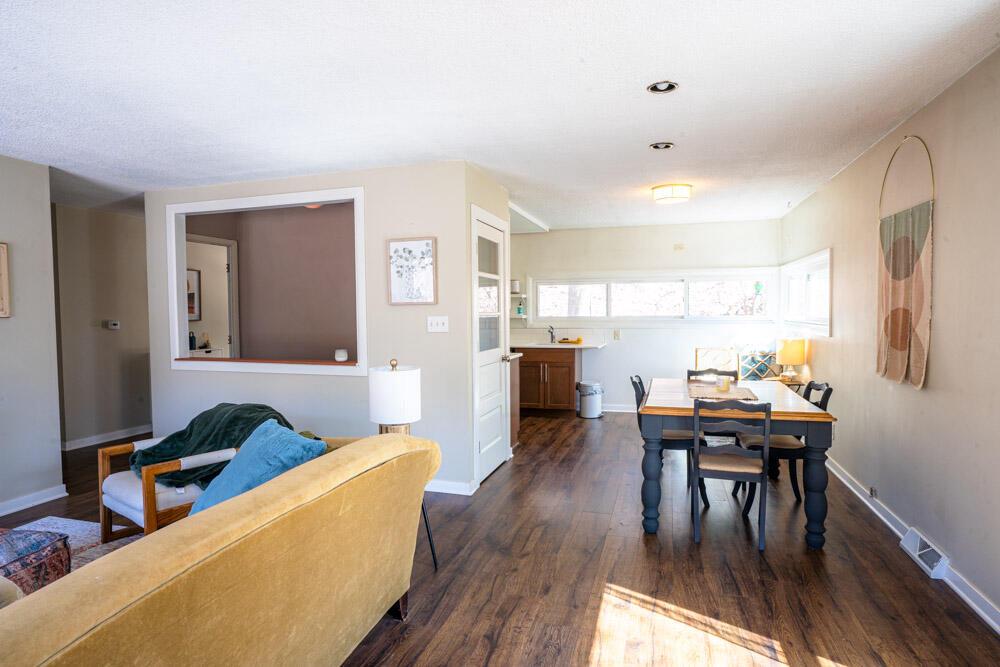 N1967 Wedgewood DRIVE EAST East