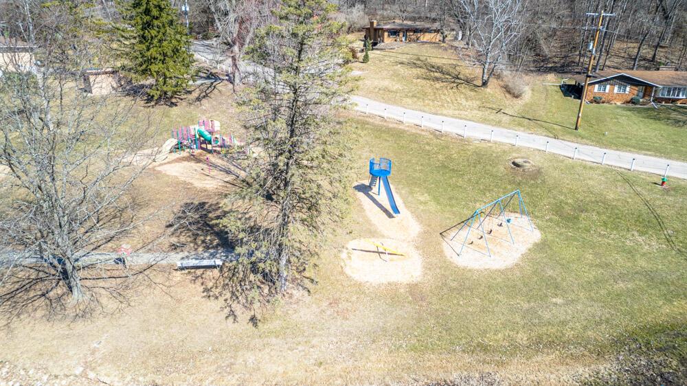 N1967 Wedgewood DRIVE EAST East