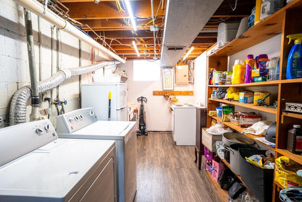 N1967 Wedgewood DRIVE EAST East