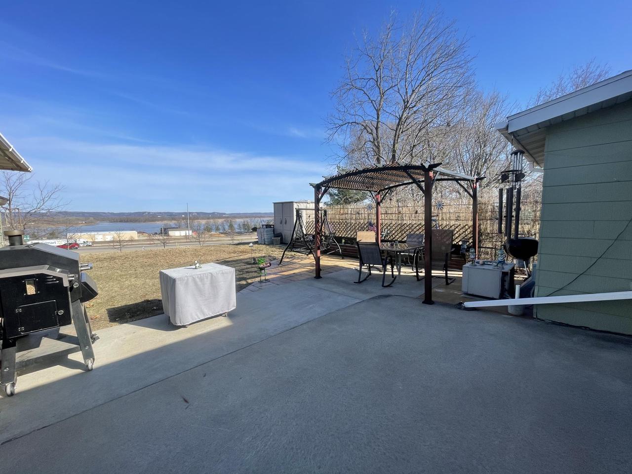 511 Oak STREET SOUTH South