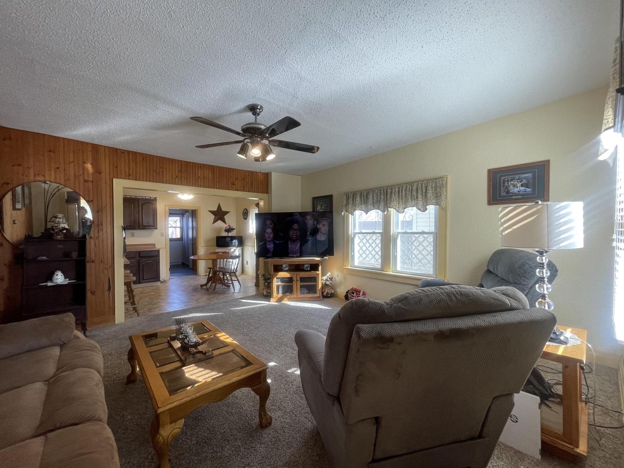 511 Oak STREET SOUTH South