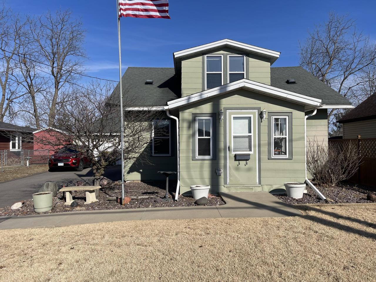 511 Oak STREET SOUTH South