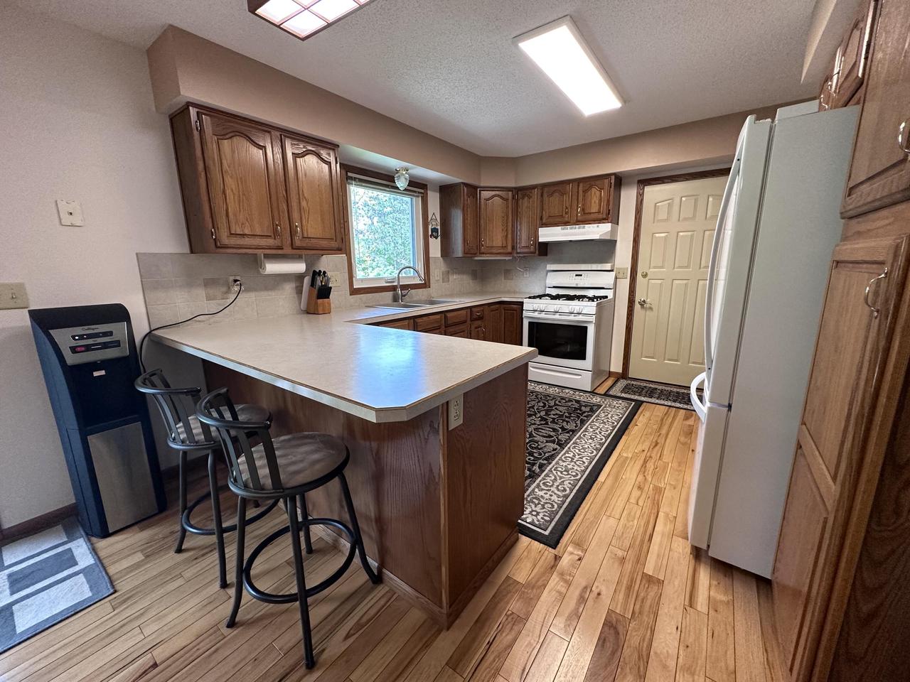 2927 Youngdale AVENUE