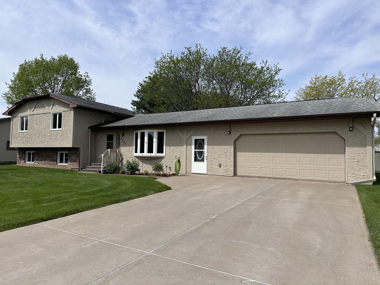 2927 Youngdale AVENUE