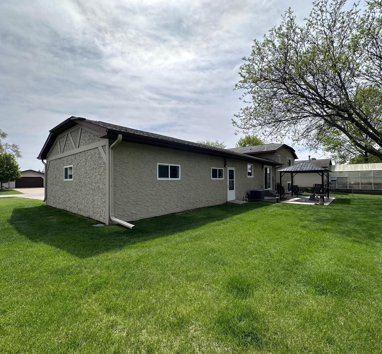 2927 Youngdale AVENUE