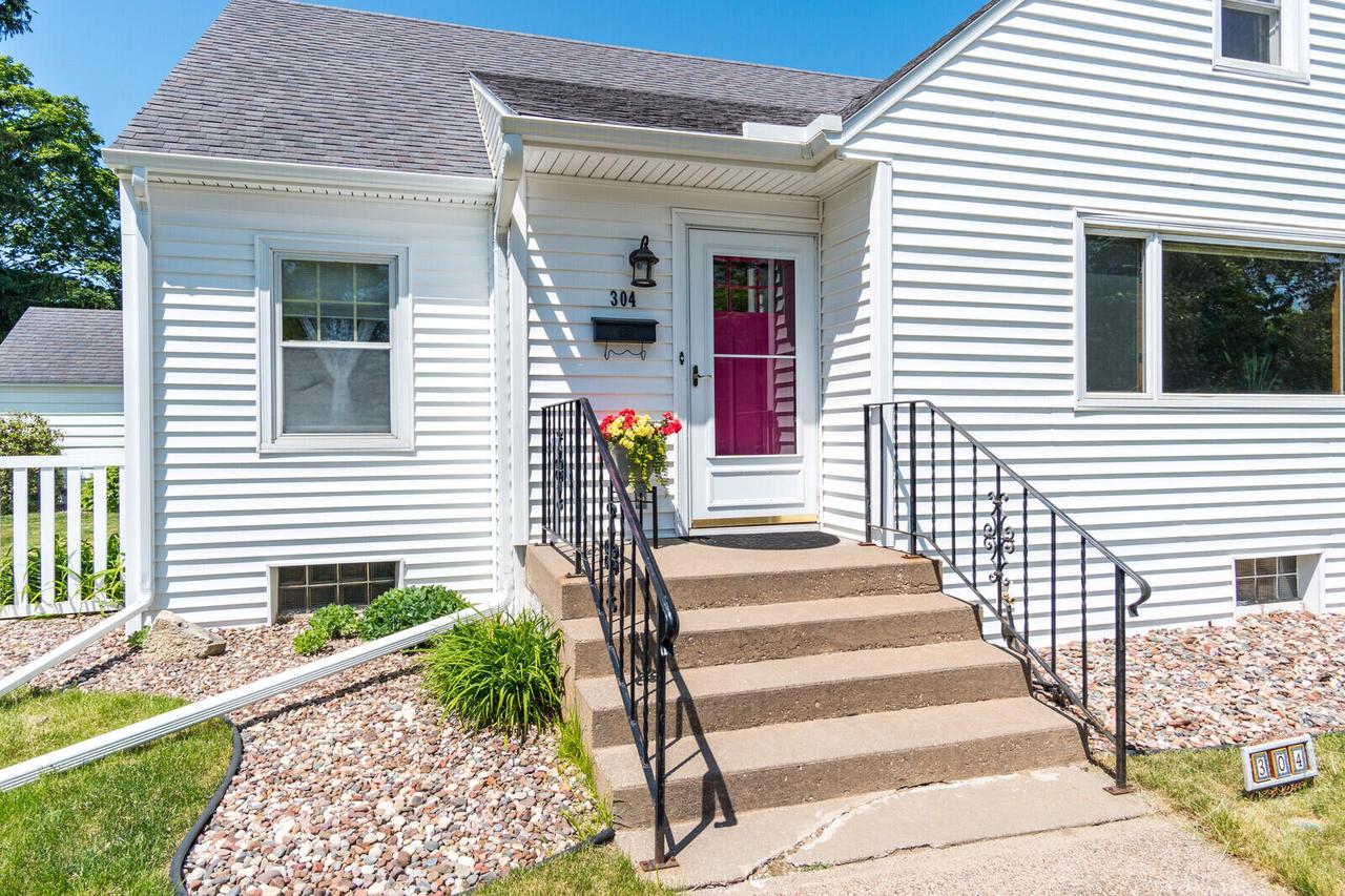 304 19th STREET SOUTH South