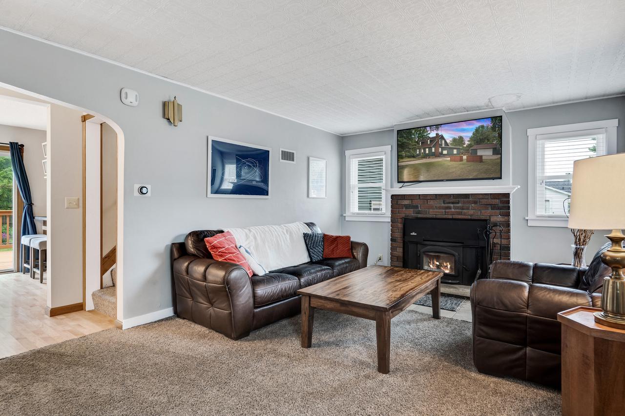 1741 Bainbridge STREET