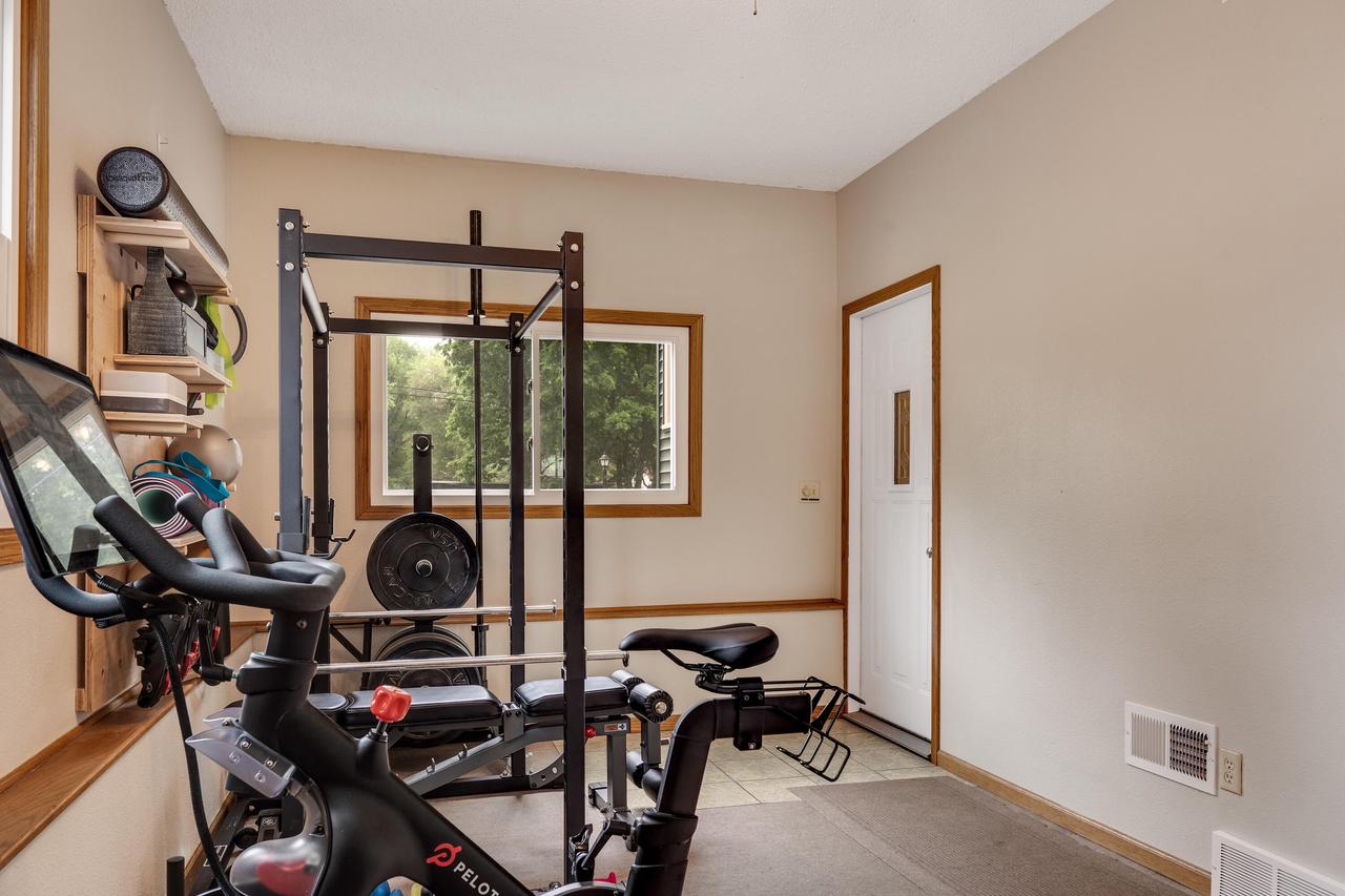 1741 Bainbridge STREET