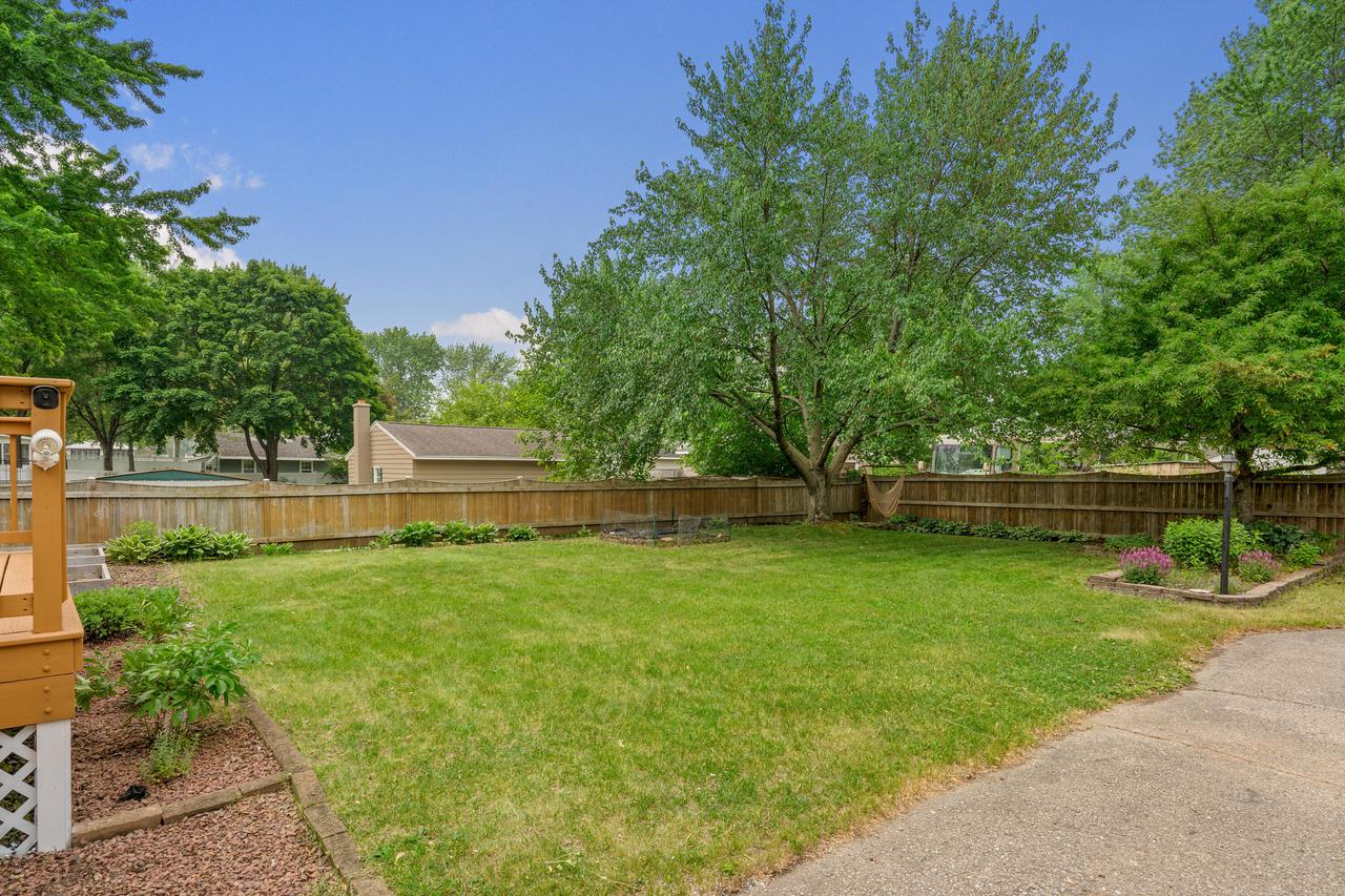 1741 Bainbridge STREET