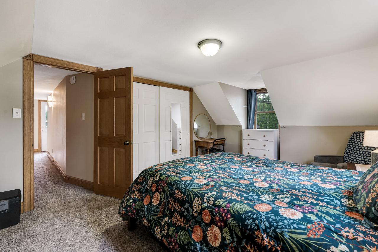 1741 Bainbridge STREET