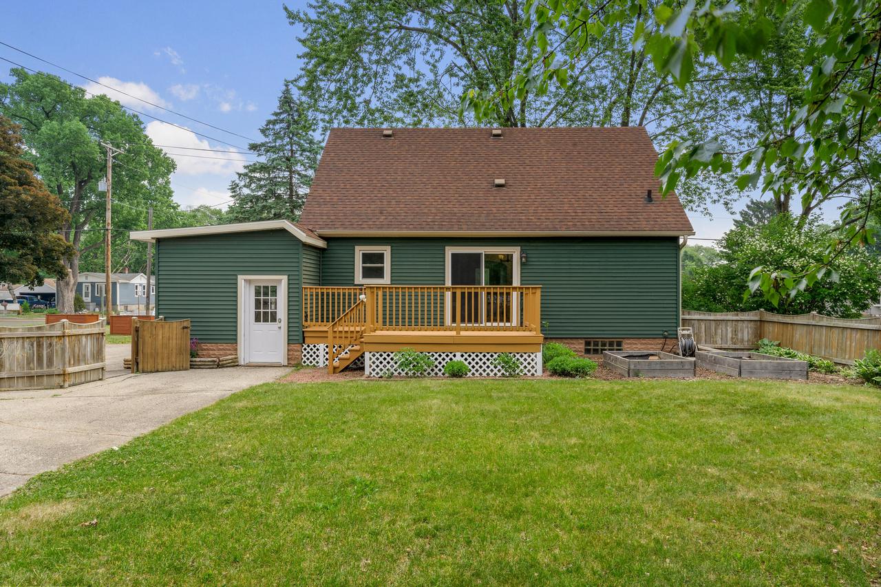 1741 Bainbridge STREET