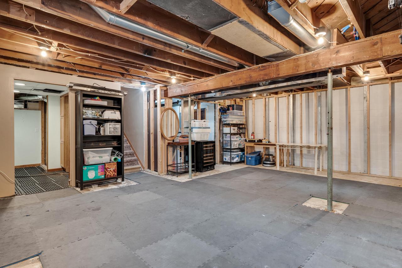 1741 Bainbridge STREET