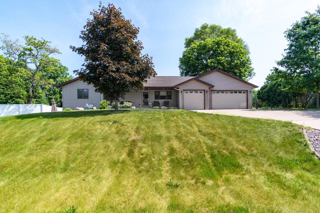 N5468 Eagle Circle LANE EAST East