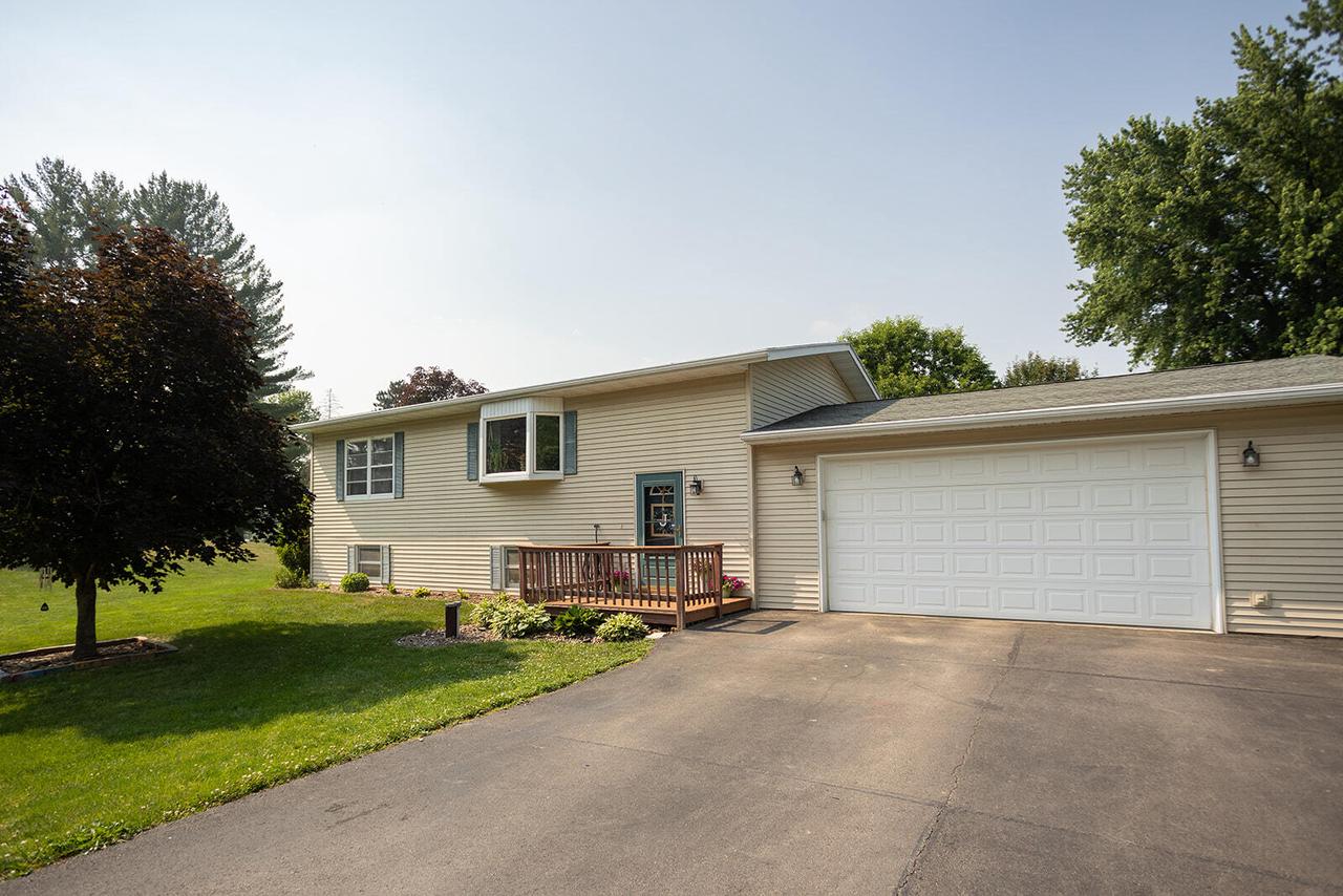 N1100 Bloomer Mill ROAD