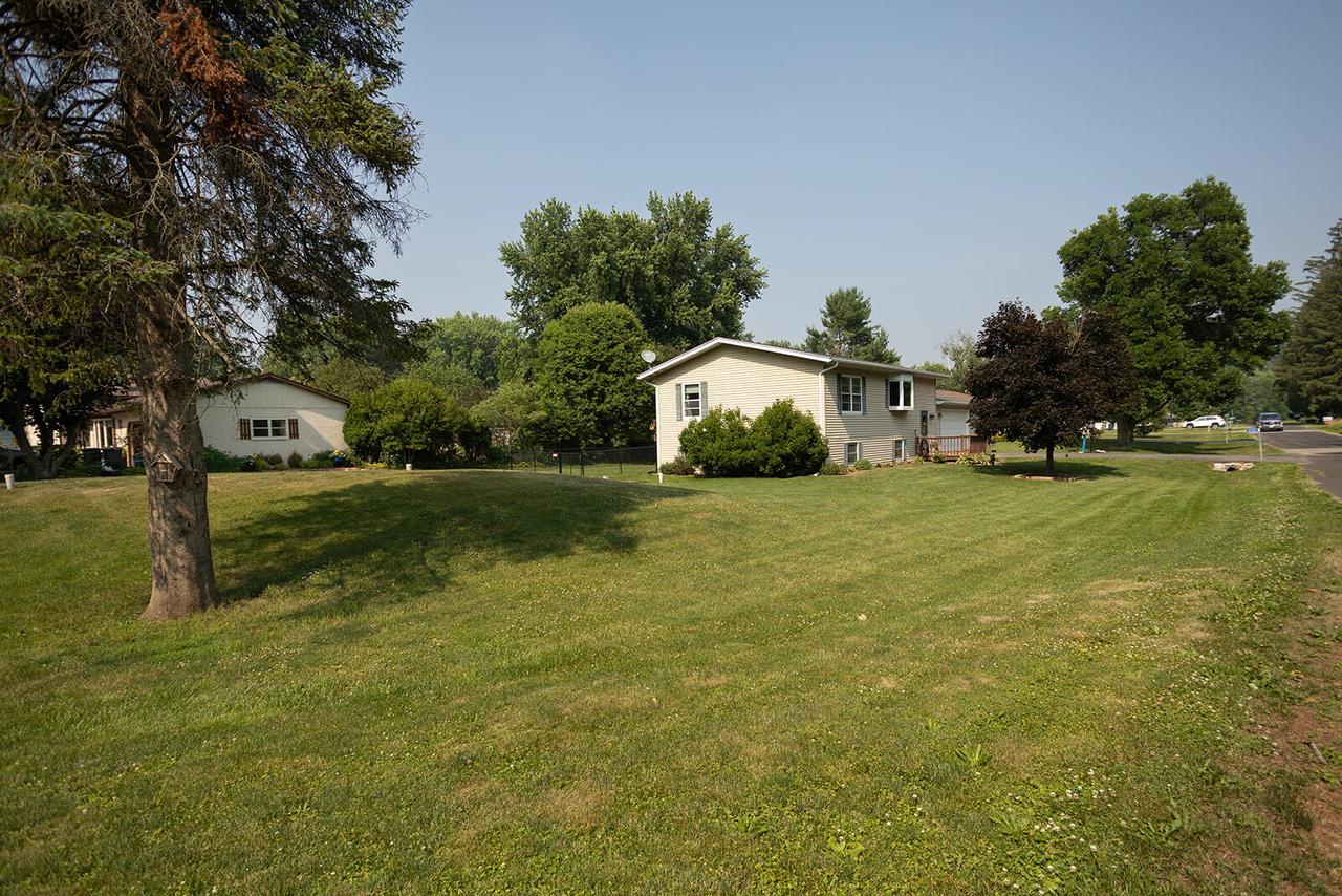 N1100 Bloomer Mill ROAD