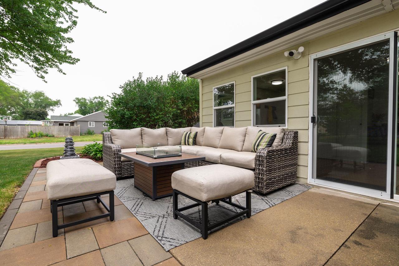 215 14th AVENUE NORTH North