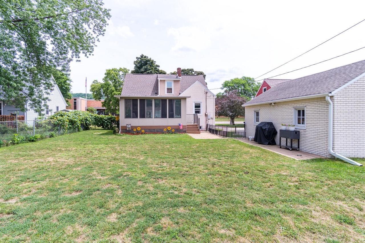 1806 Losey BOULEVARD SOUTH South