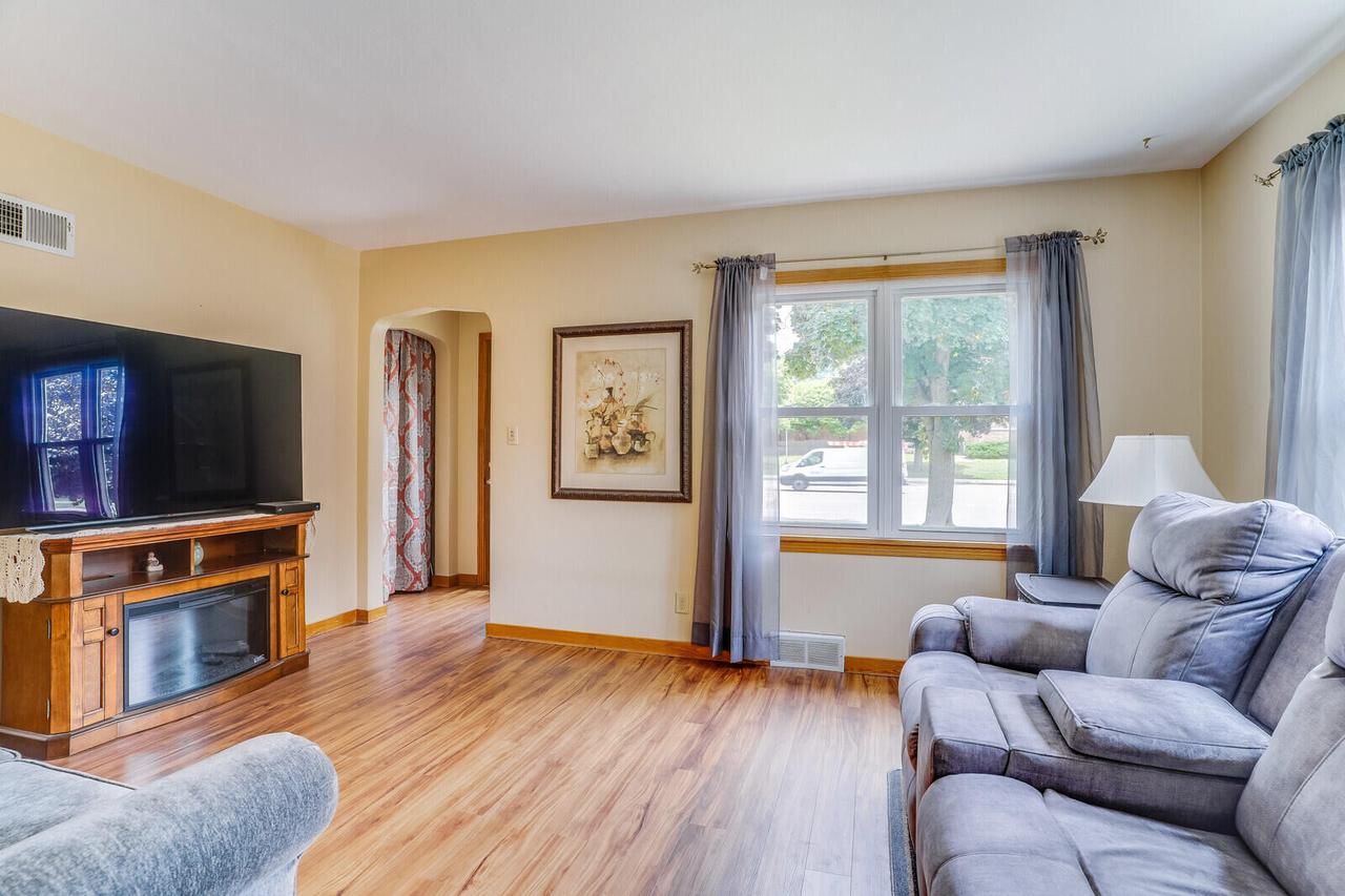 1806 Losey BOULEVARD SOUTH South