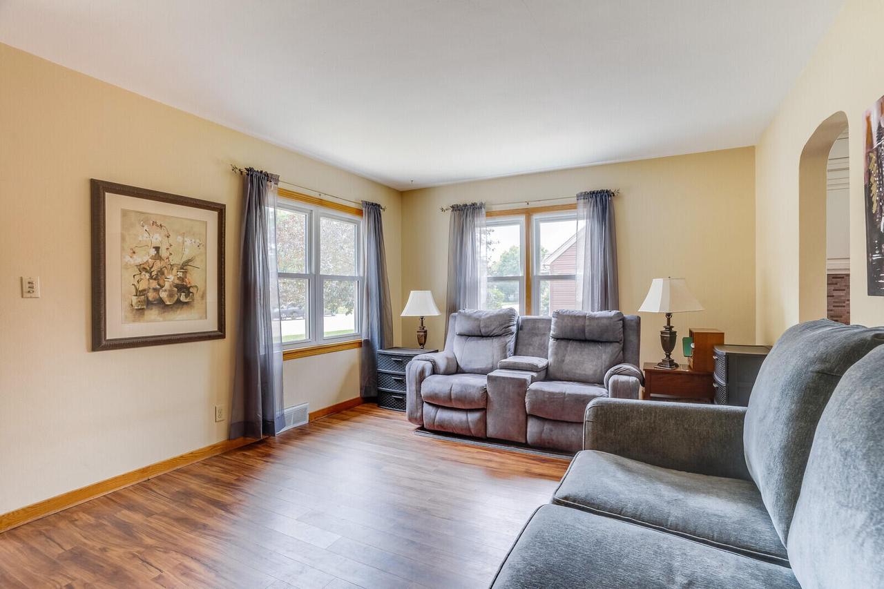 1806 Losey BOULEVARD SOUTH South