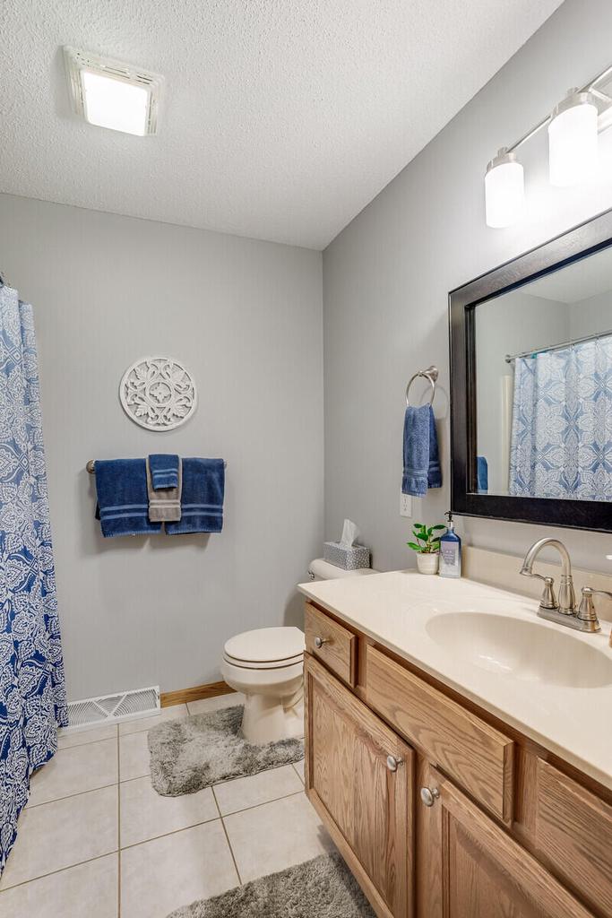 905 3rd AVENUE EAST East