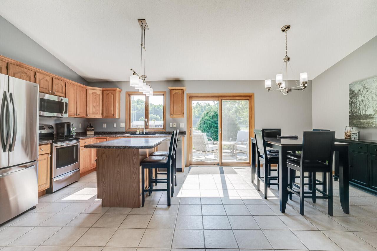 905 3rd AVENUE EAST East