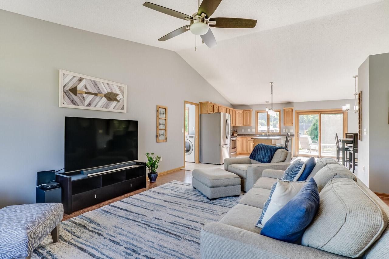 905 3rd AVENUE EAST East