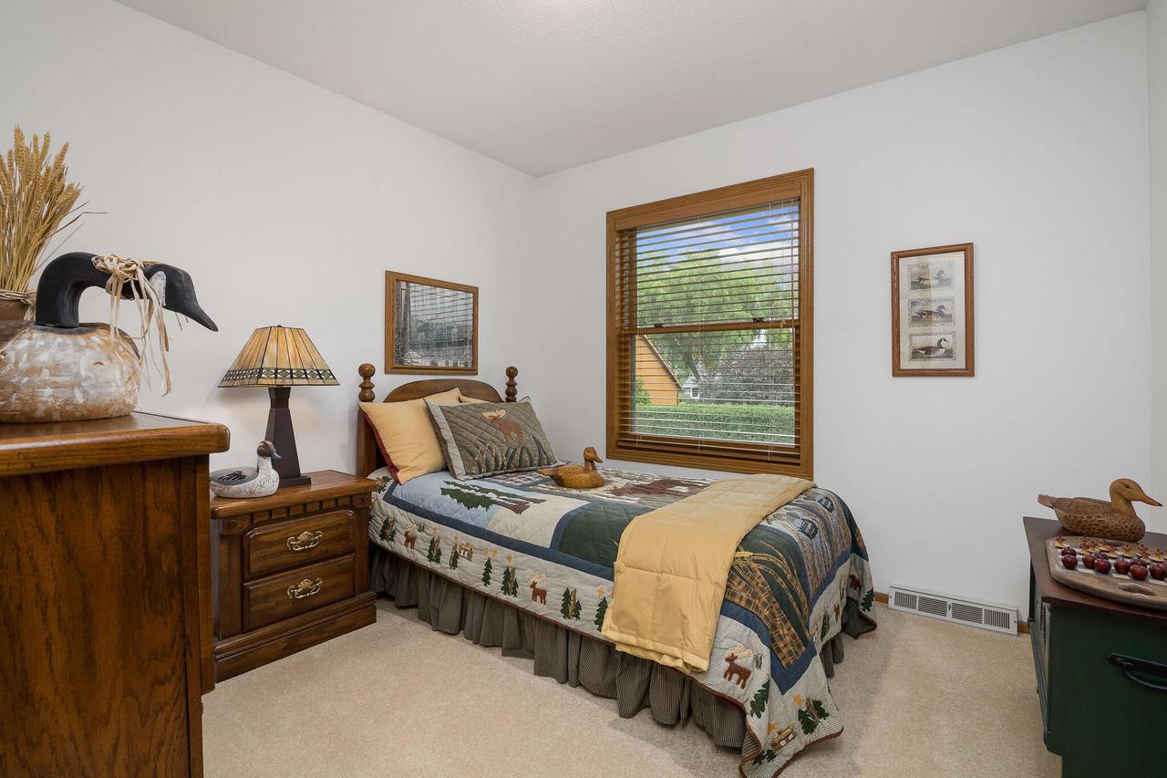 3305 Glendale AVENUE