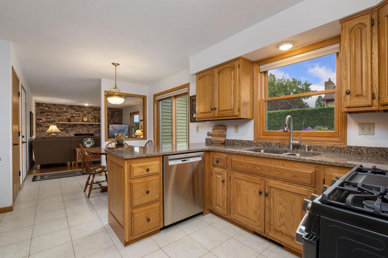 3305 Glendale AVENUE