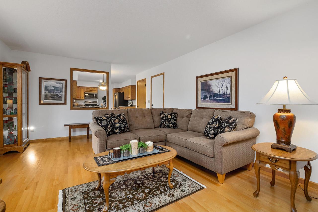 3305 Glendale AVENUE